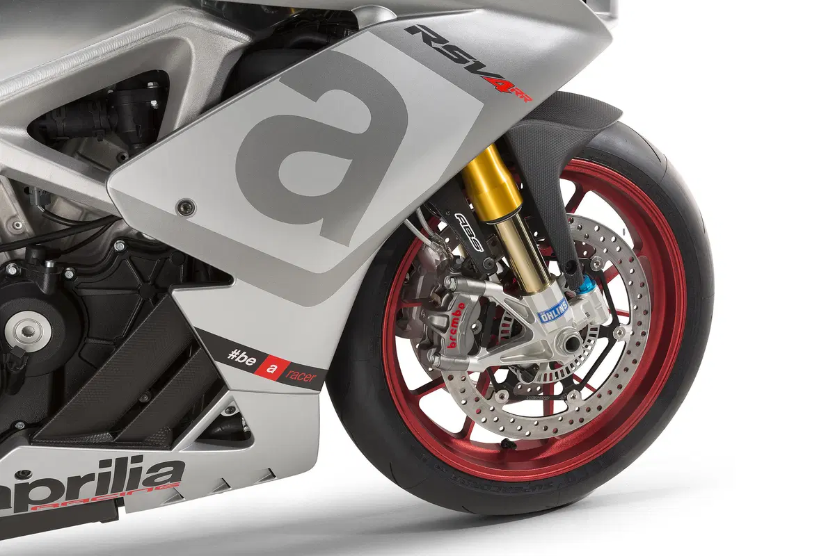 Aprilia RSV4RF (17)