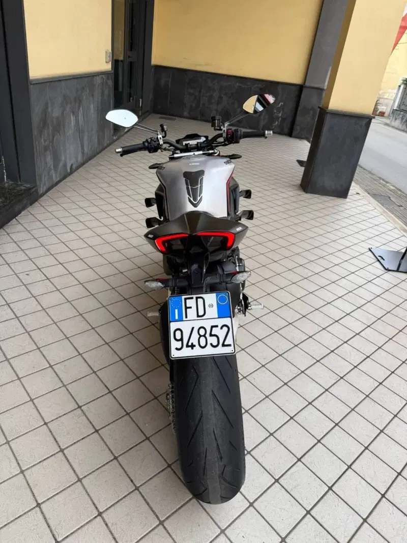 Ducati Streetfighter V4 1100 SP (2022) (4)