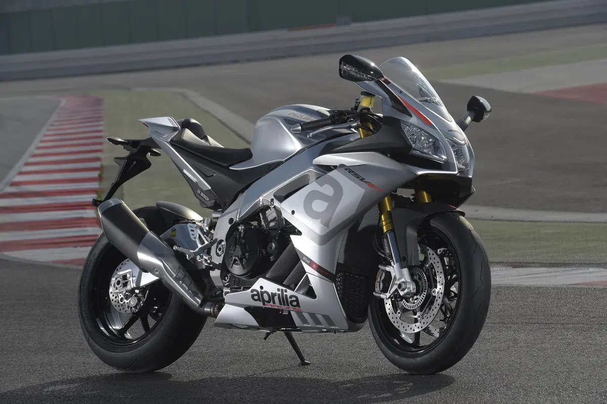 Aprilia RSV4RF (20)