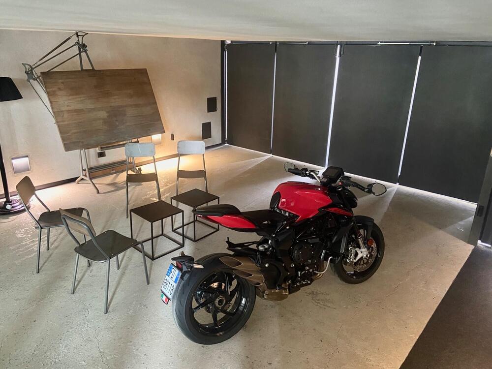 MV Agusta Brutale 800 Rosso (2021 - 23) (2)