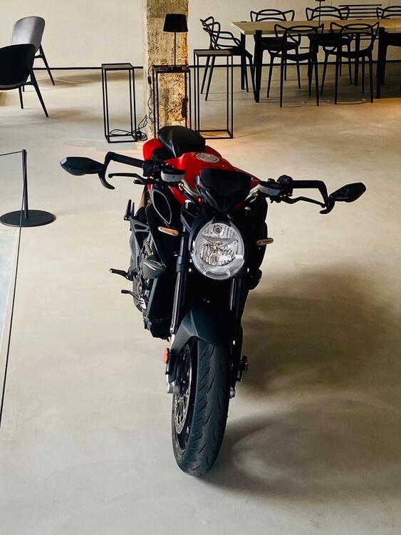 MV Agusta Brutale 800 Rosso (2021 - 23) (3)