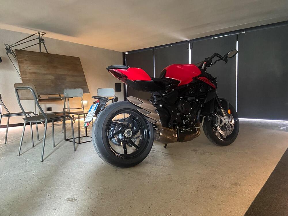 MV Agusta Brutale 800 Rosso (2021 - 23) (4)