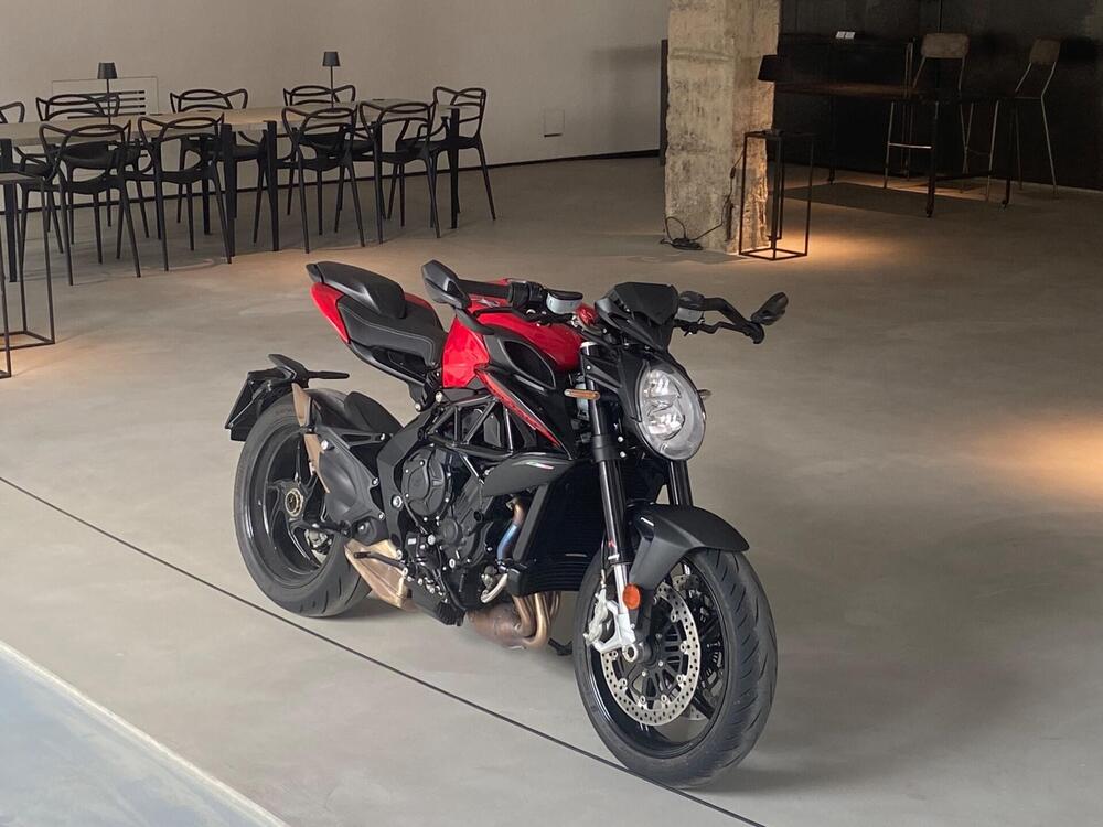 MV Agusta Brutale 800 Rosso (2021 - 23) (5)