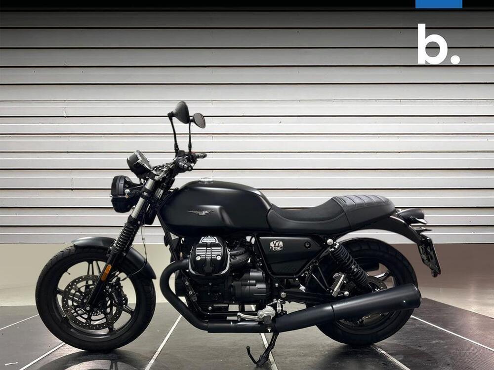 Moto Guzzi V7 Stone (2021 - 24) (3)