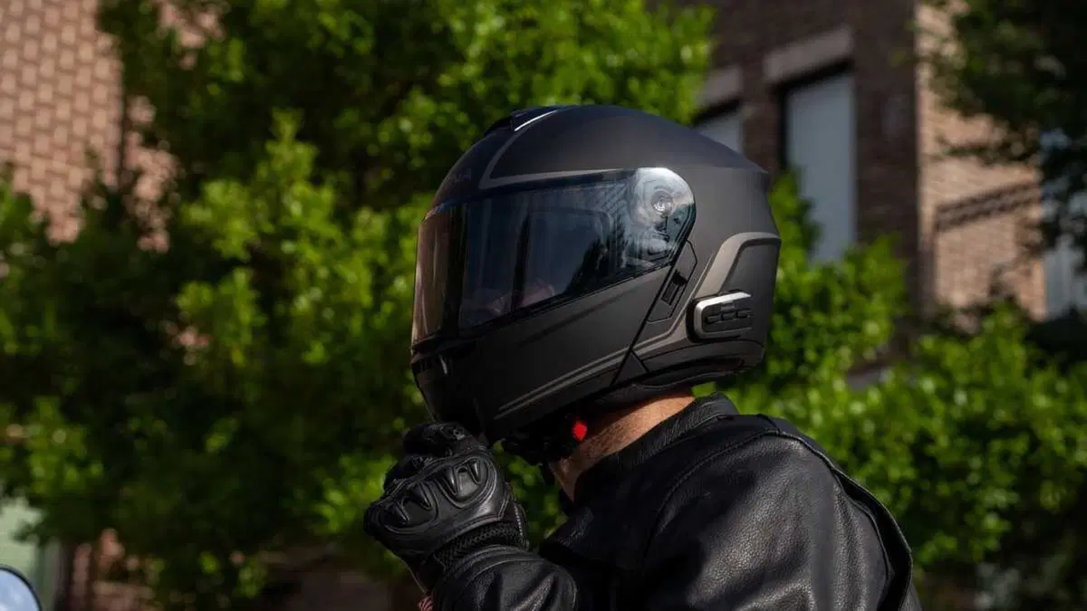 SENA Outrush 2: il casco modulare con Mesh Intercom 3.0 e Wave Intercom (5)