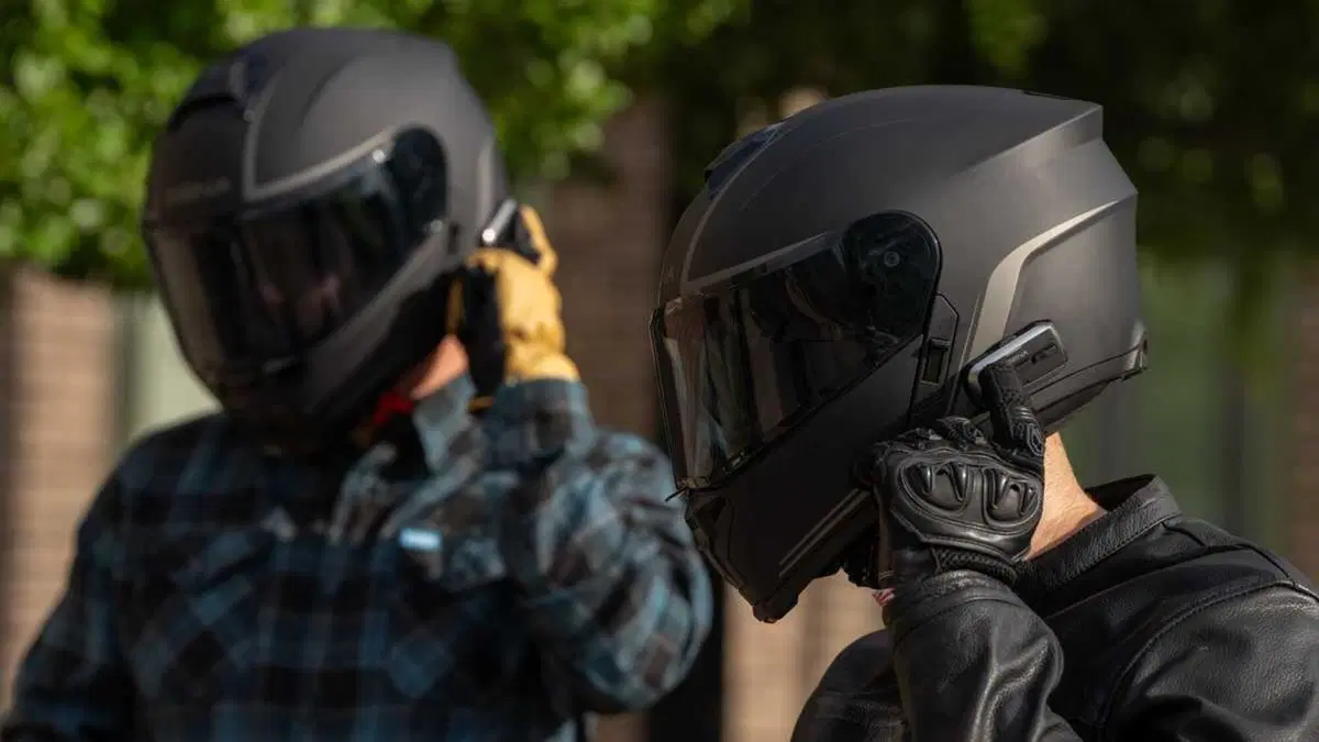 SENA Outrush 2: il casco modulare con Mesh Intercom 3.0 e Wave Intercom (7)