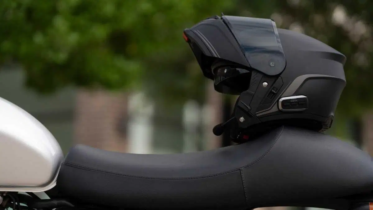 SENA Outrush 2: il casco modulare con Mesh Intercom 3.0 e Wave Intercom (8)