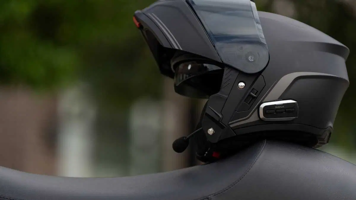SENA Outrush 2: il casco modulare con Mesh Intercom 3.0 e Wave Intercom (9)