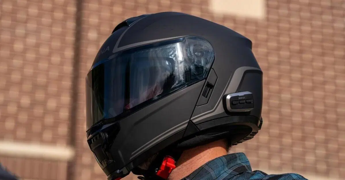 SENA Outrush 2: il casco modulare con Mesh Intercom 3.0 e Wave Intercom