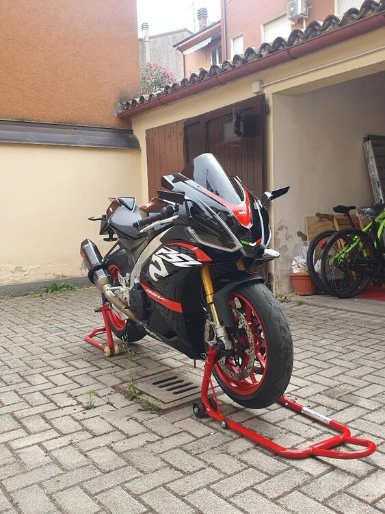 Aprilia RSV4 1100 Factory (2021 - 24) (4)