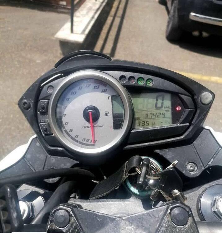 Kawasaki Z 750 R (2011 - 14) (4)