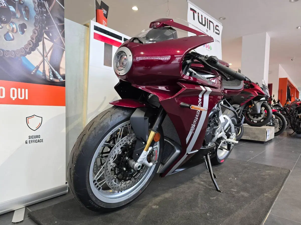 MV Agusta Superveloce 800 S Ottantesimo (2025 - 26) (4)