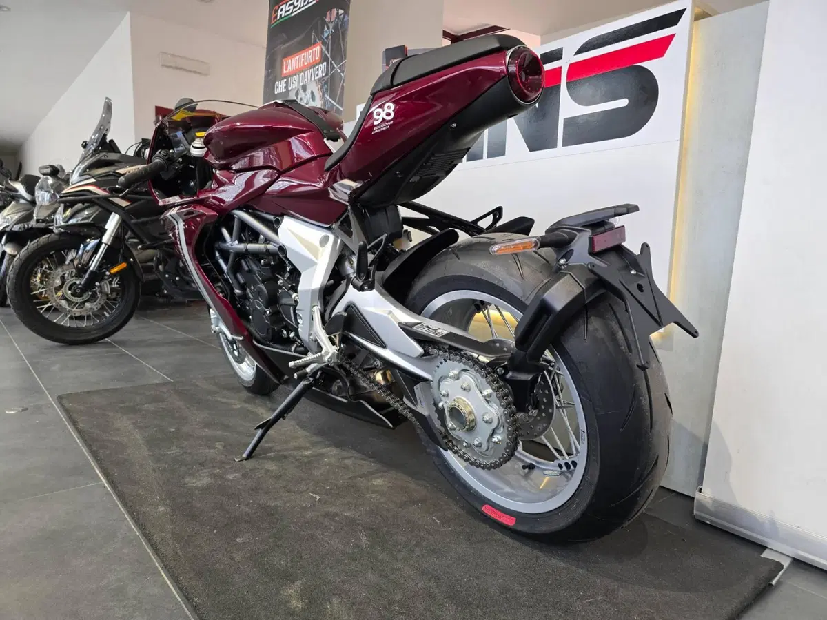 MV Agusta Superveloce 800 S Ottantesimo (2025 - 26) (6)
