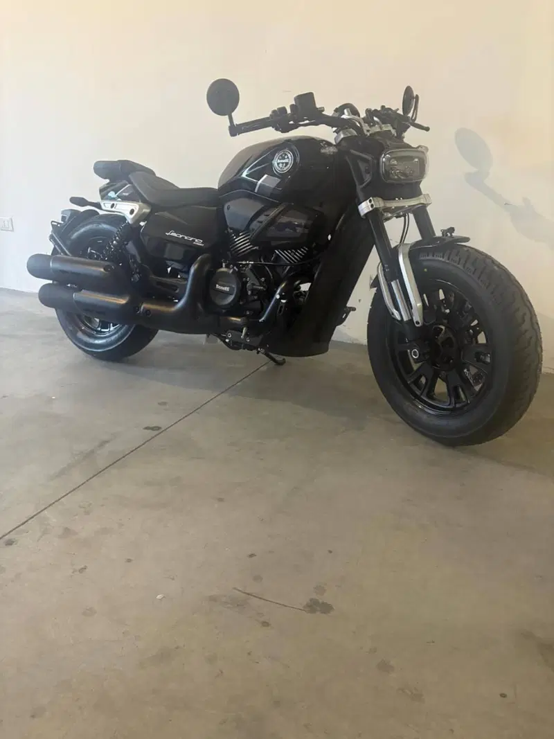 Benelli Leoncino 400 Bobber (2026) (2)