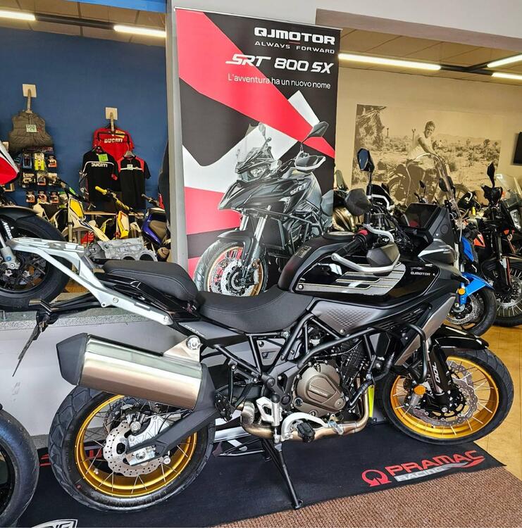 QJ Motor SRT 700 SX (2025) (2)