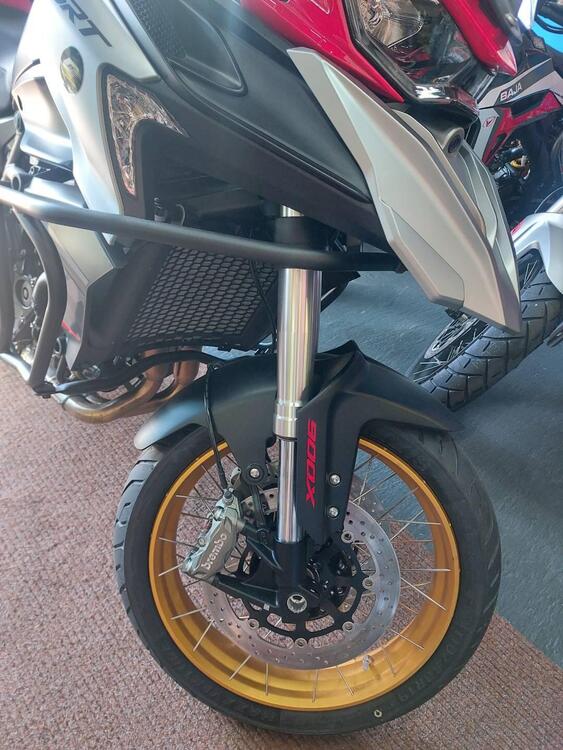 QJ Motor SRT 900 SX (2025) (3)