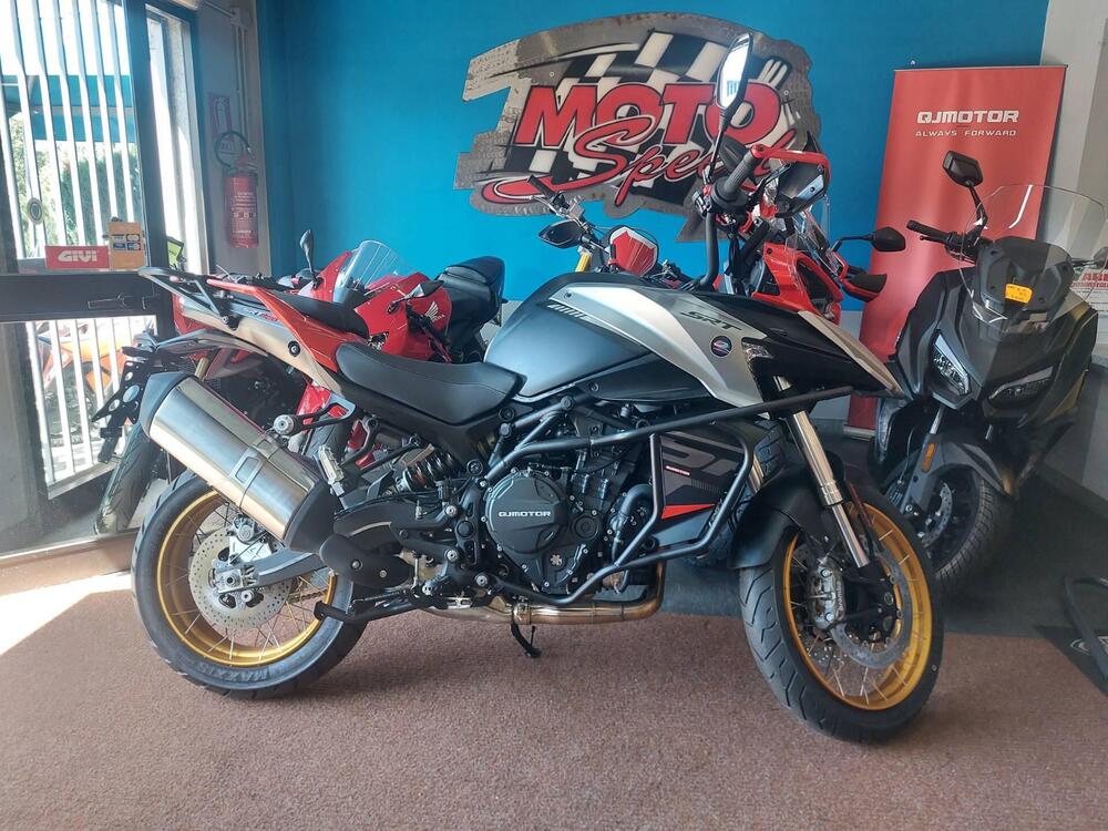 QJ Motor SRT 900 SX (2025)