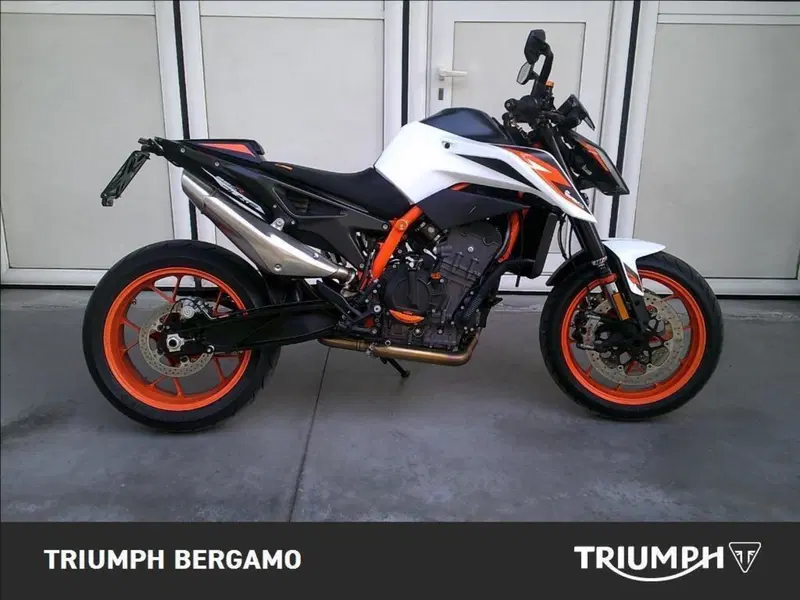 KTM 890 Duke R (2021)