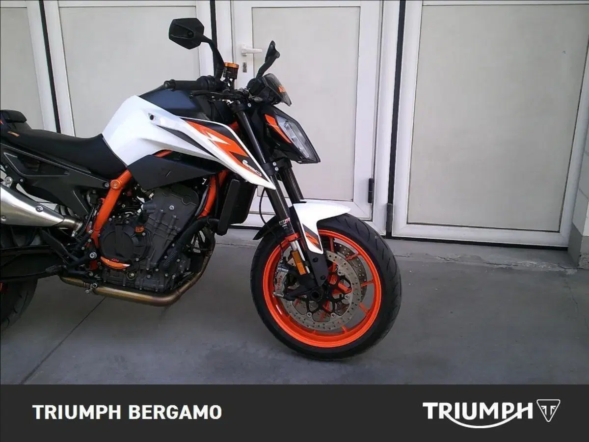 KTM 890 Duke R (2021) (8)