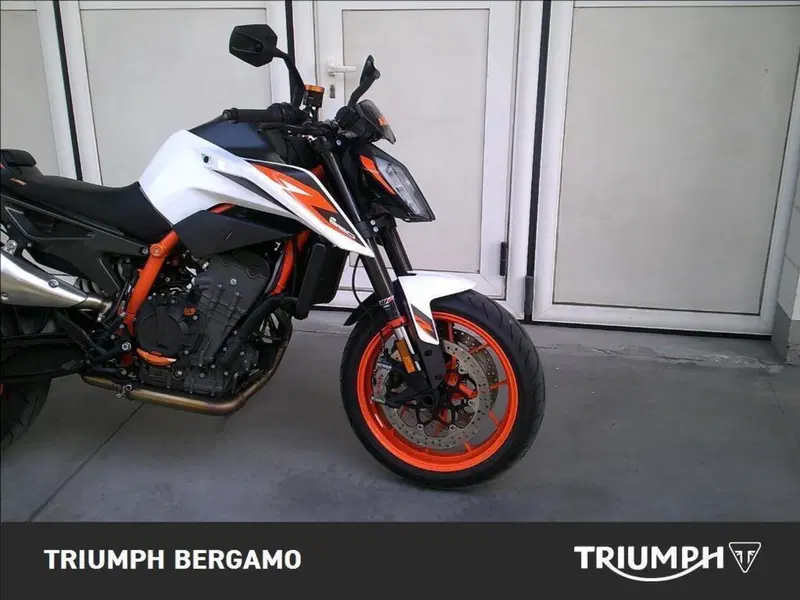 KTM 890 Duke R (2021) (8)
