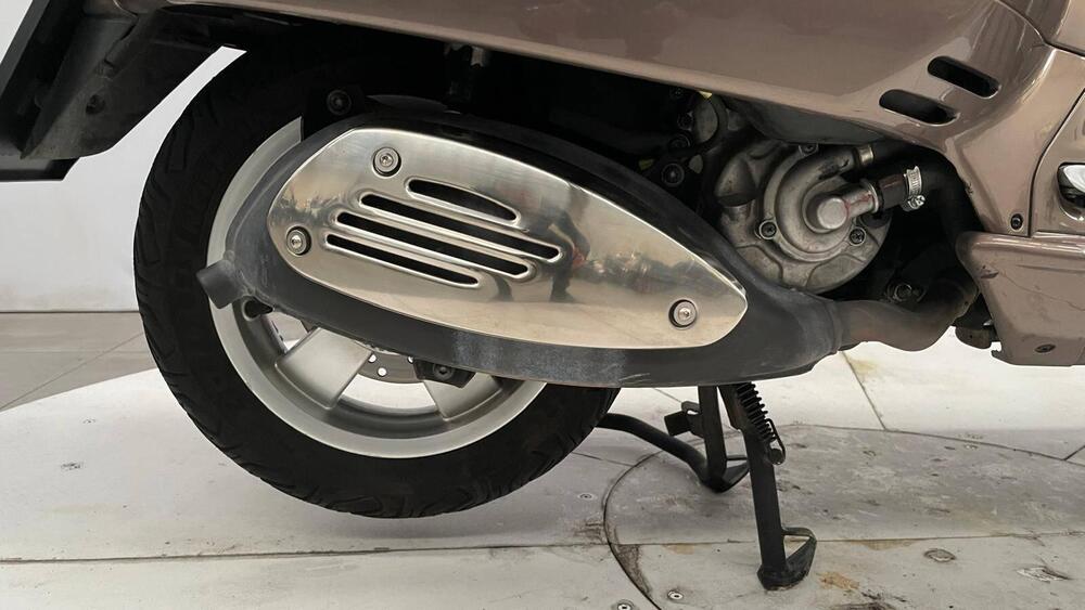 Vespa GTS 300 (2017 - 18) (3)