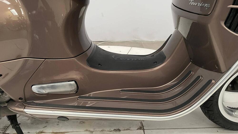 Vespa GTS 300 (2017 - 18) (4)