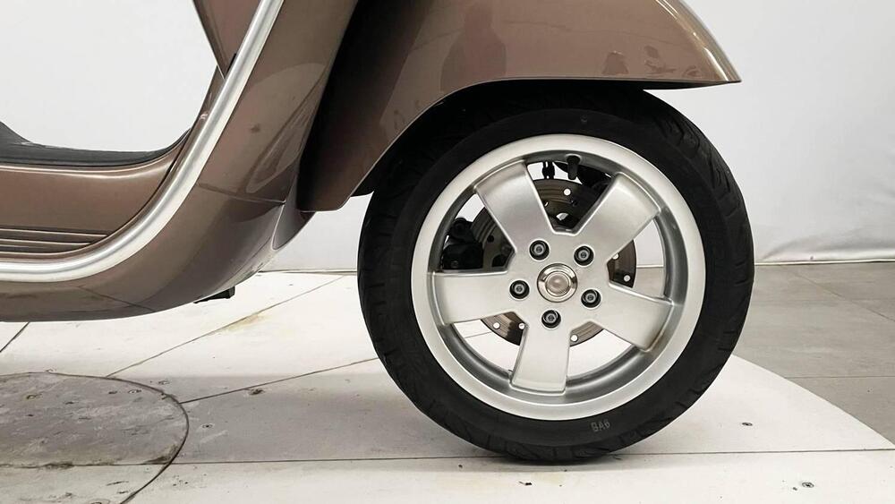 Vespa GTS 300 (2017 - 18) (5)