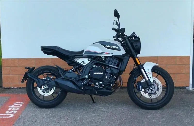 Moto Morini SEIEMMEZZO STR (2022 - 26) (4)