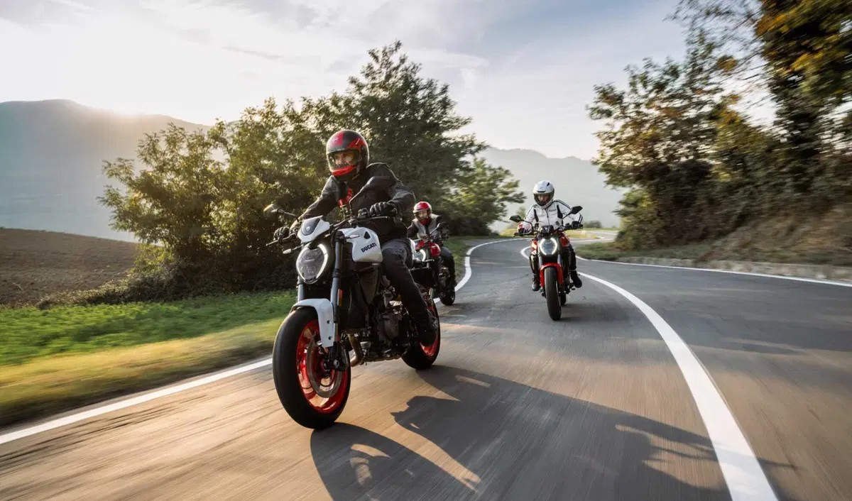 Ducati Monster 2026: rivoluzione per la naked di Borgo Panigale con motore V2. Ecco come cambia [GALLERY] (20)