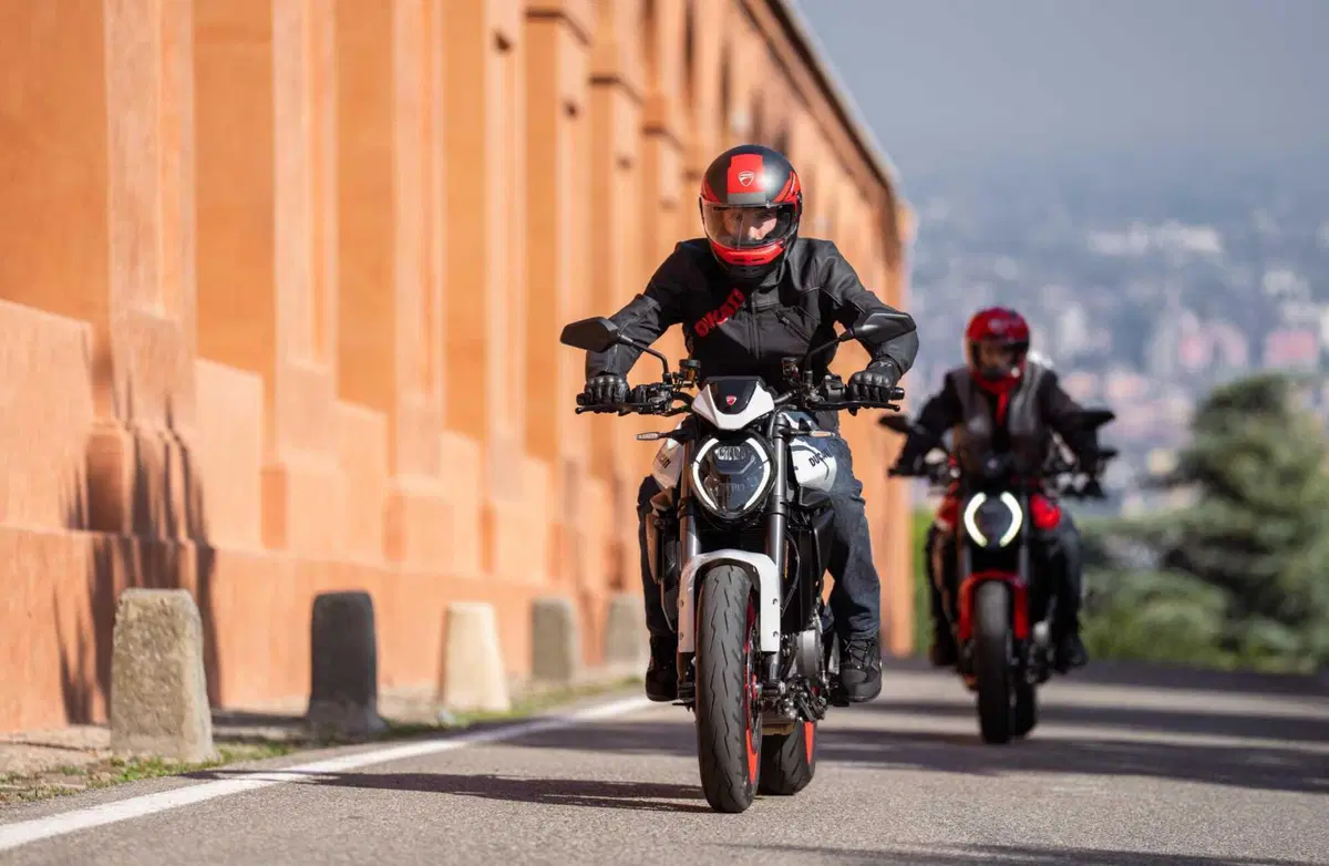 Ducati Monster 2026: rivoluzione per la naked di Borgo Panigale con motore V2. Ecco come cambia [GALLERY] (26)