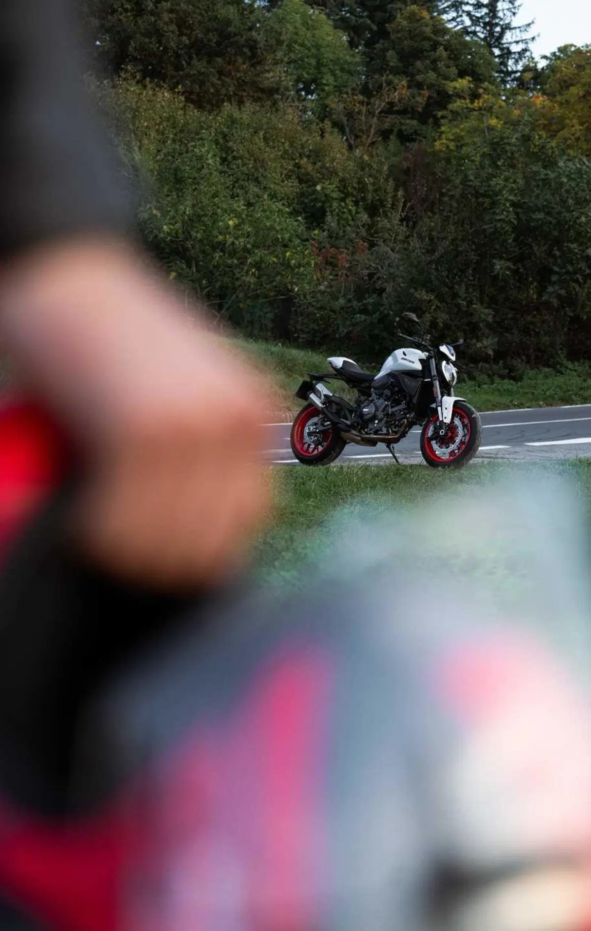 Ducati Monster 2026: rivoluzione per la naked di Borgo Panigale con motore V2. Ecco come cambia [GALLERY] (34)