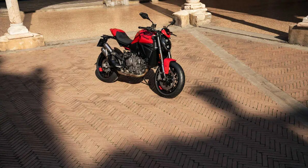 Ducati Monster 2026: rivoluzione per la naked di Borgo Panigale con motore V2. Ecco come cambia [GALLERY] (41)