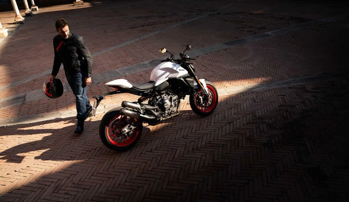 Ducati Monster 2026: rivoluzione per la naked di Borgo Panigale con motore V2. Ecco come cambia [GALLERY] (42)