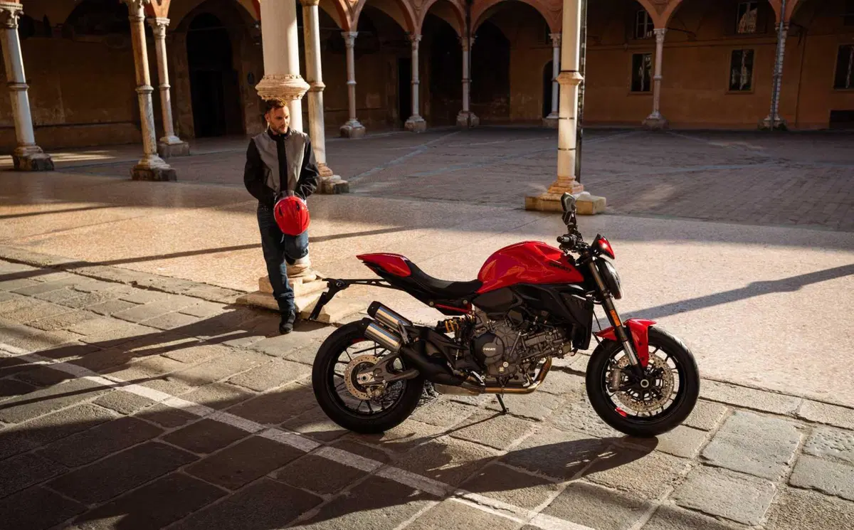 Ducati Monster 2026: rivoluzione per la naked di Borgo Panigale con motore V2. Ecco come cambia [GALLERY] (49)