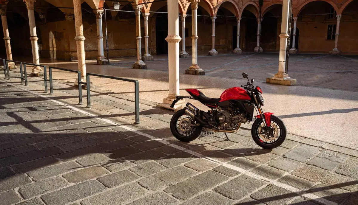 Ducati Monster 2026: rivoluzione per la naked di Borgo Panigale con motore V2. Ecco come cambia [GALLERY] (51)