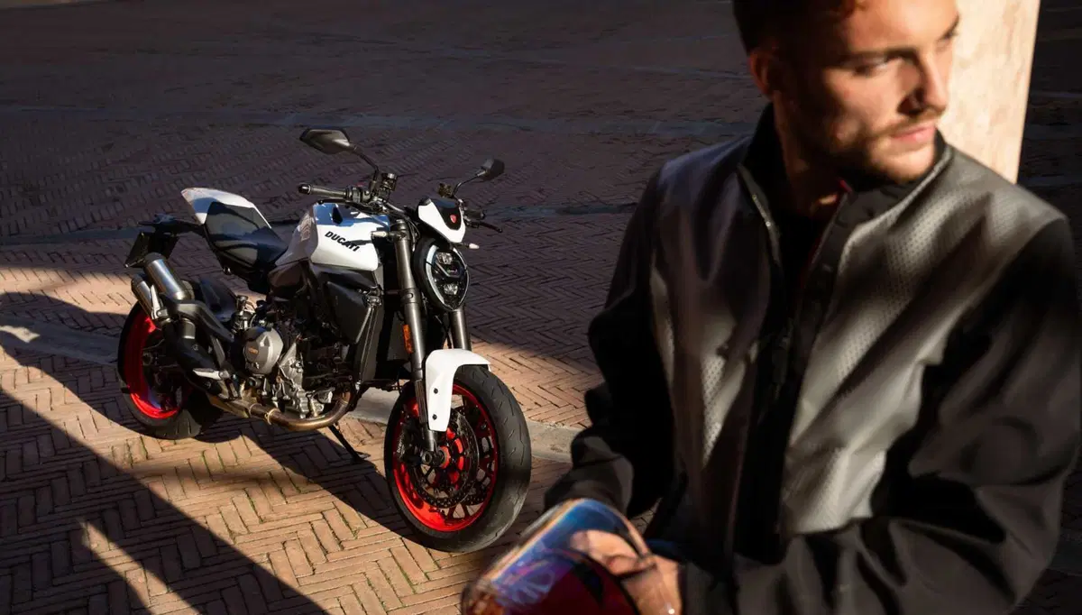Ducati Monster 2026: rivoluzione per la naked di Borgo Panigale con motore V2. Ecco come cambia [GALLERY] (52)