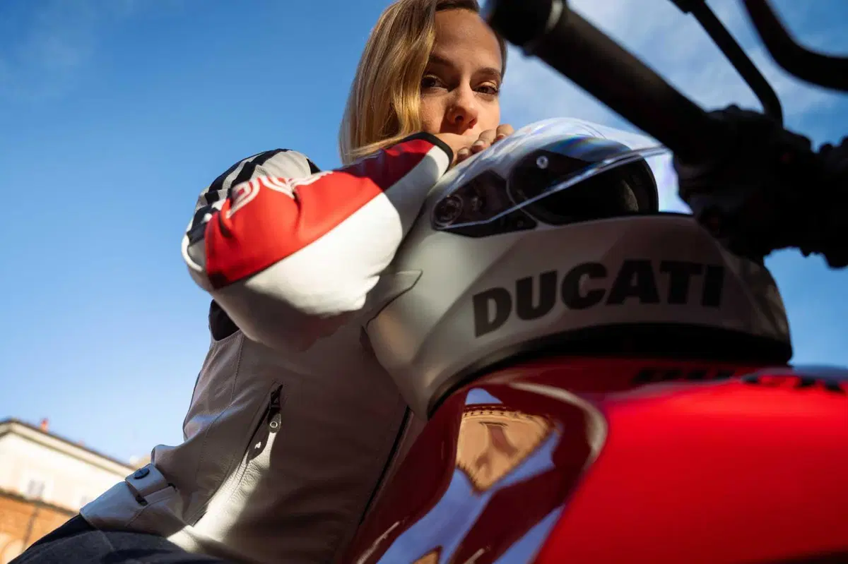 Ducati Monster 2026: rivoluzione per la naked di Borgo Panigale con motore V2. Ecco come cambia [GALLERY] (58)