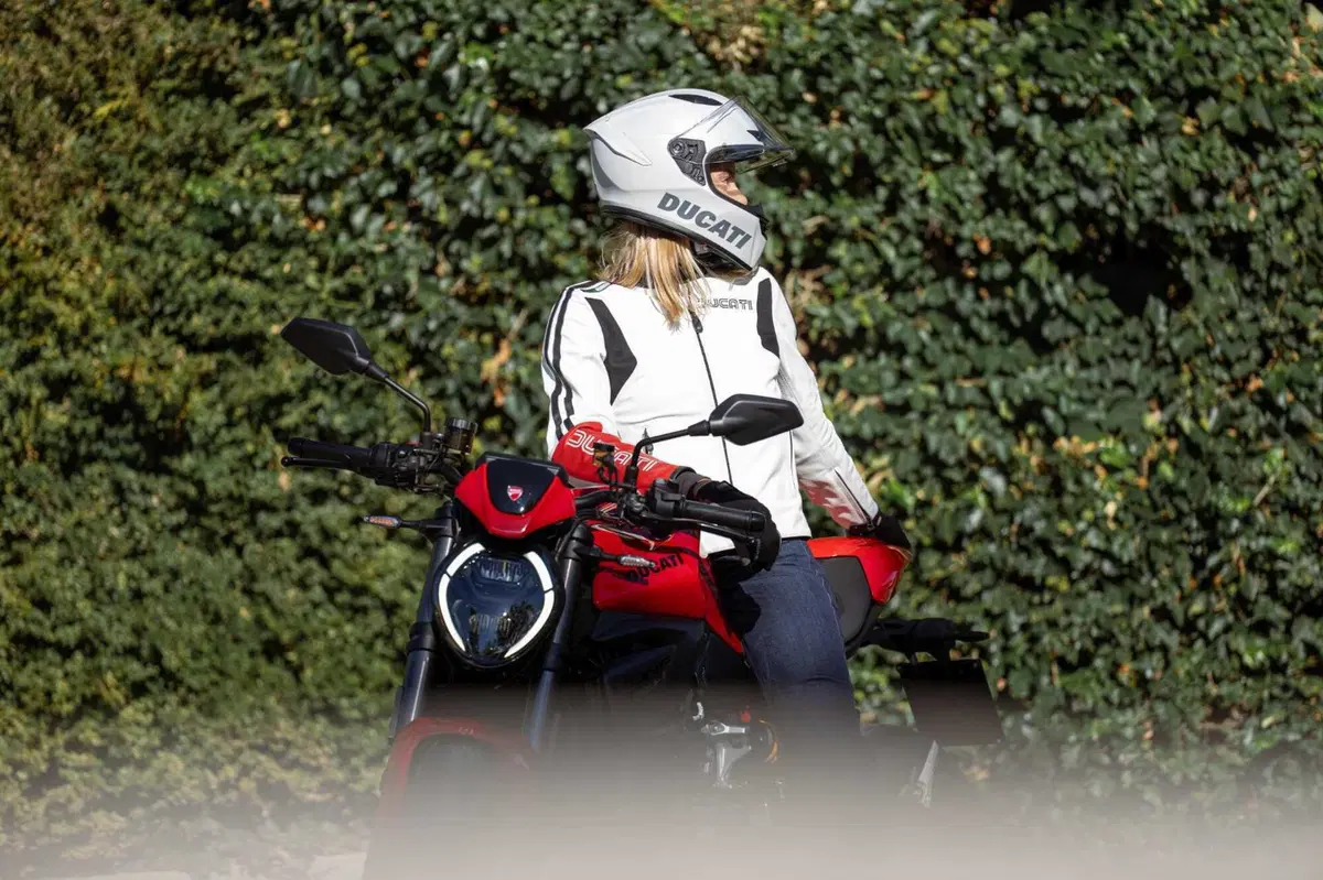Ducati Monster 2026: rivoluzione per la naked di Borgo Panigale con motore V2. Ecco come cambia [GALLERY] (59)