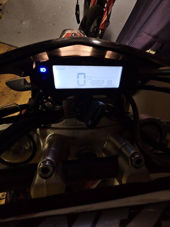 Fantic Motor Motard 125 Performance 4t (2020) (2)