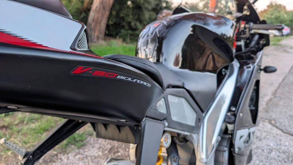 Aprilia RSV 1000 (2003 - 04) (5)