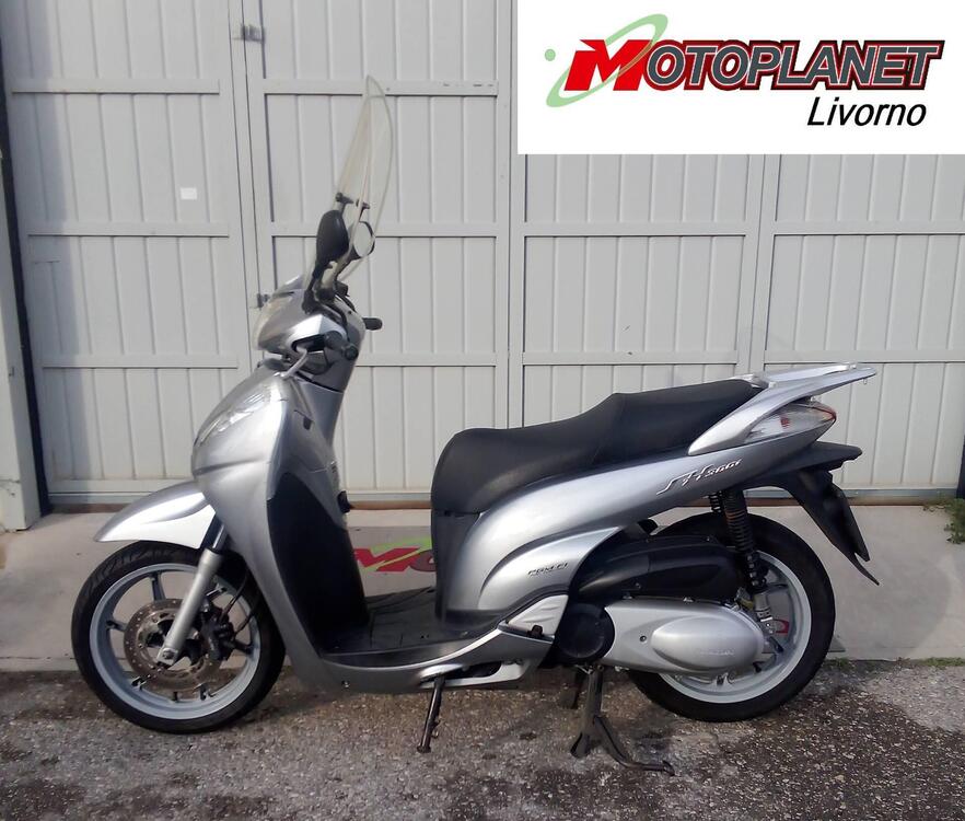 Honda SH 300 i (2006 - 10) (4)