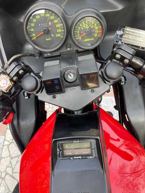 Kawasaki ZX 750 A (2)