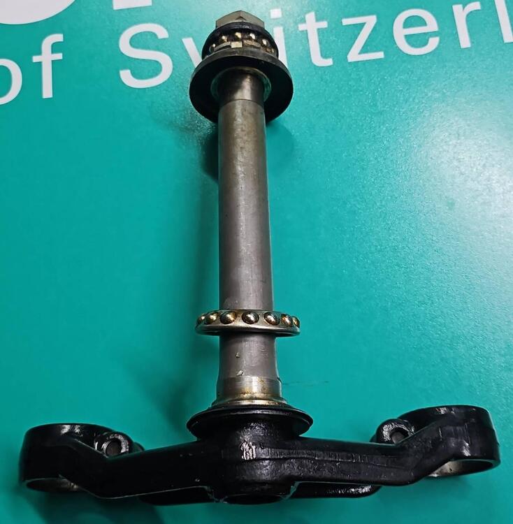 53200MJ0000 Piantone sterzo CBX750 Honda (2)