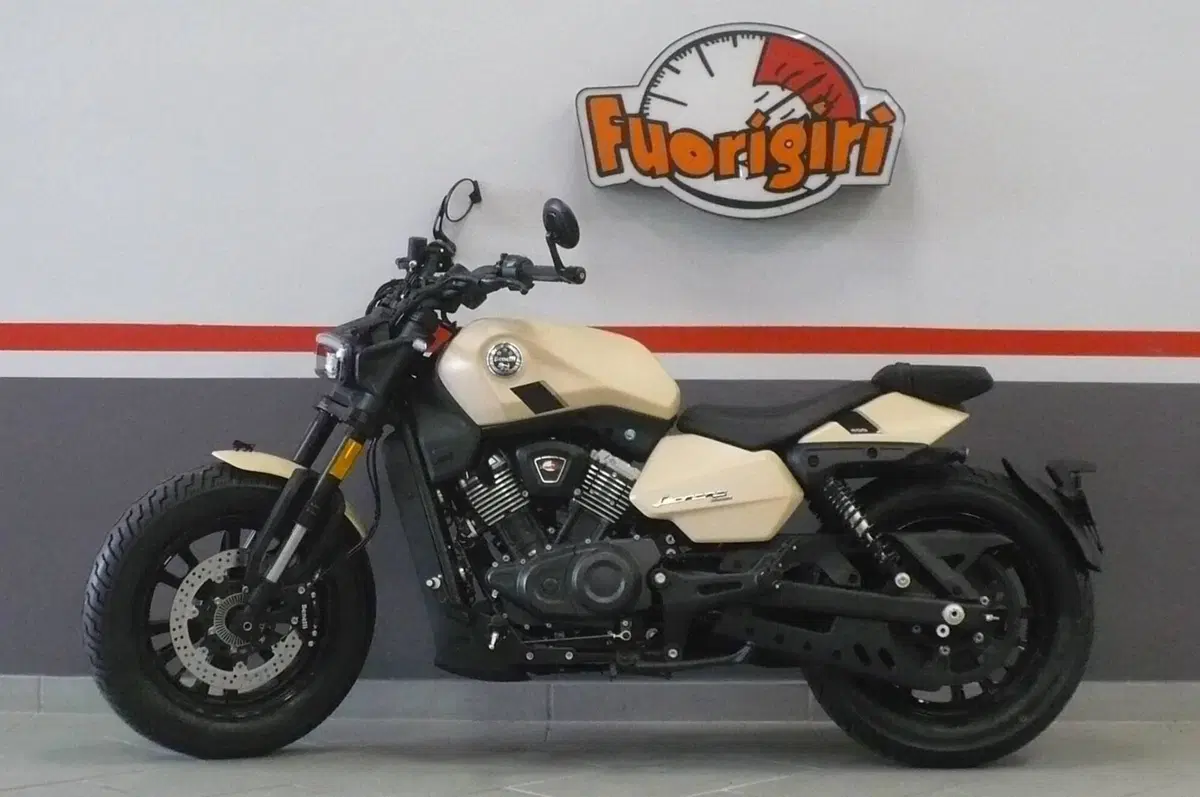 Benelli Leoncino 400 Bobber (2026)