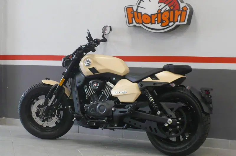 Benelli Leoncino 400 Bobber (2026) (4)