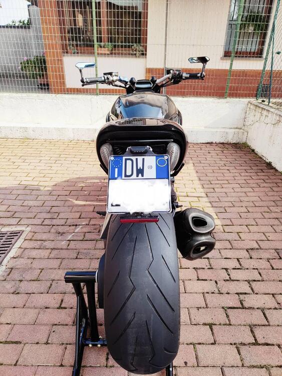 Ducati Diavel 1200 Carbon (2010 - 13) (2)