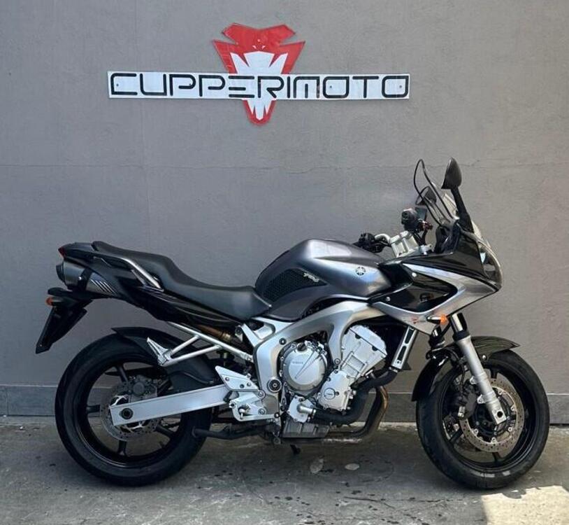 Yamaha FZ6 Fazer (2004 - 07)