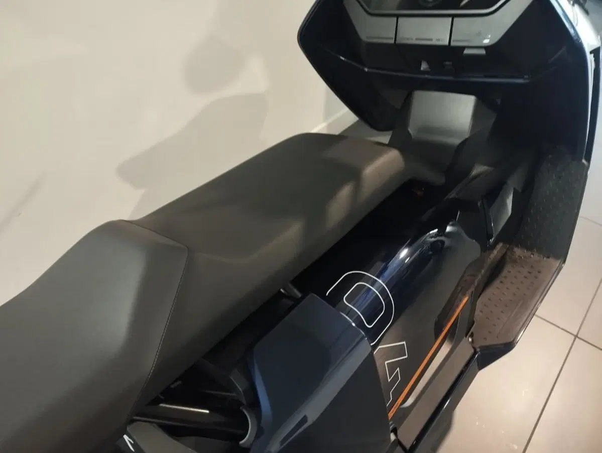 Bmw CE 04 (2021 - 25) (6)