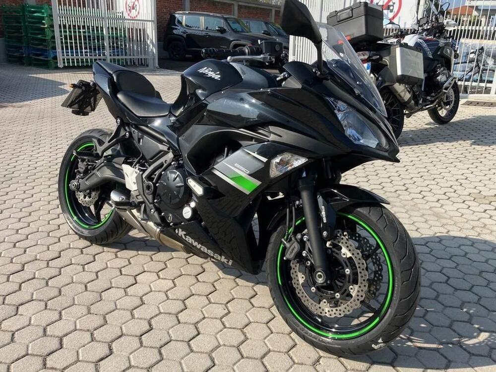 Kawasaki Ninja 650 KRT Tourer (2017 - 19) (3)