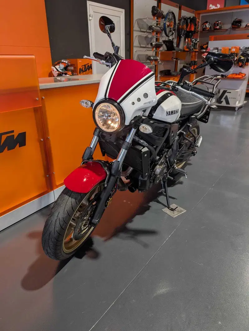 Yamaha XSR 700 (2021) (3)